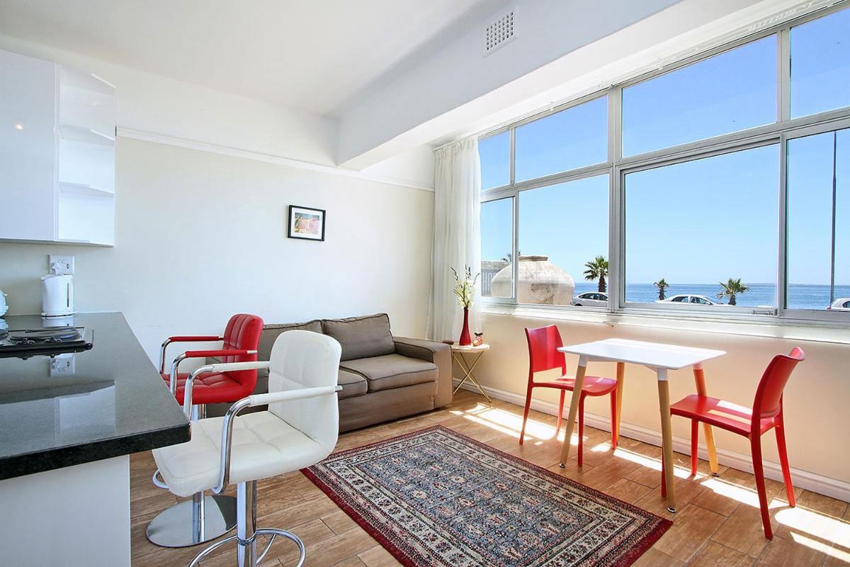 Sandringham 01 Sea-facing Ground-floor Apartment *